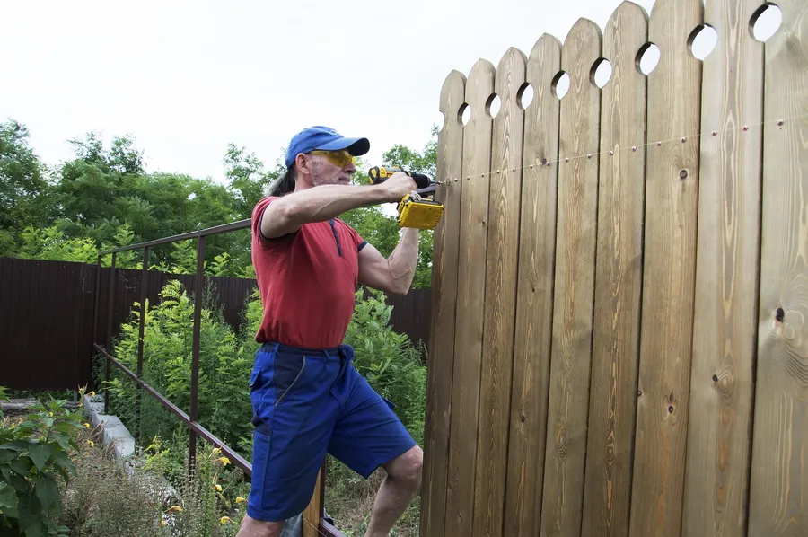 Addressing Weather-related Issues In Fence Repairs Cleveland, TX